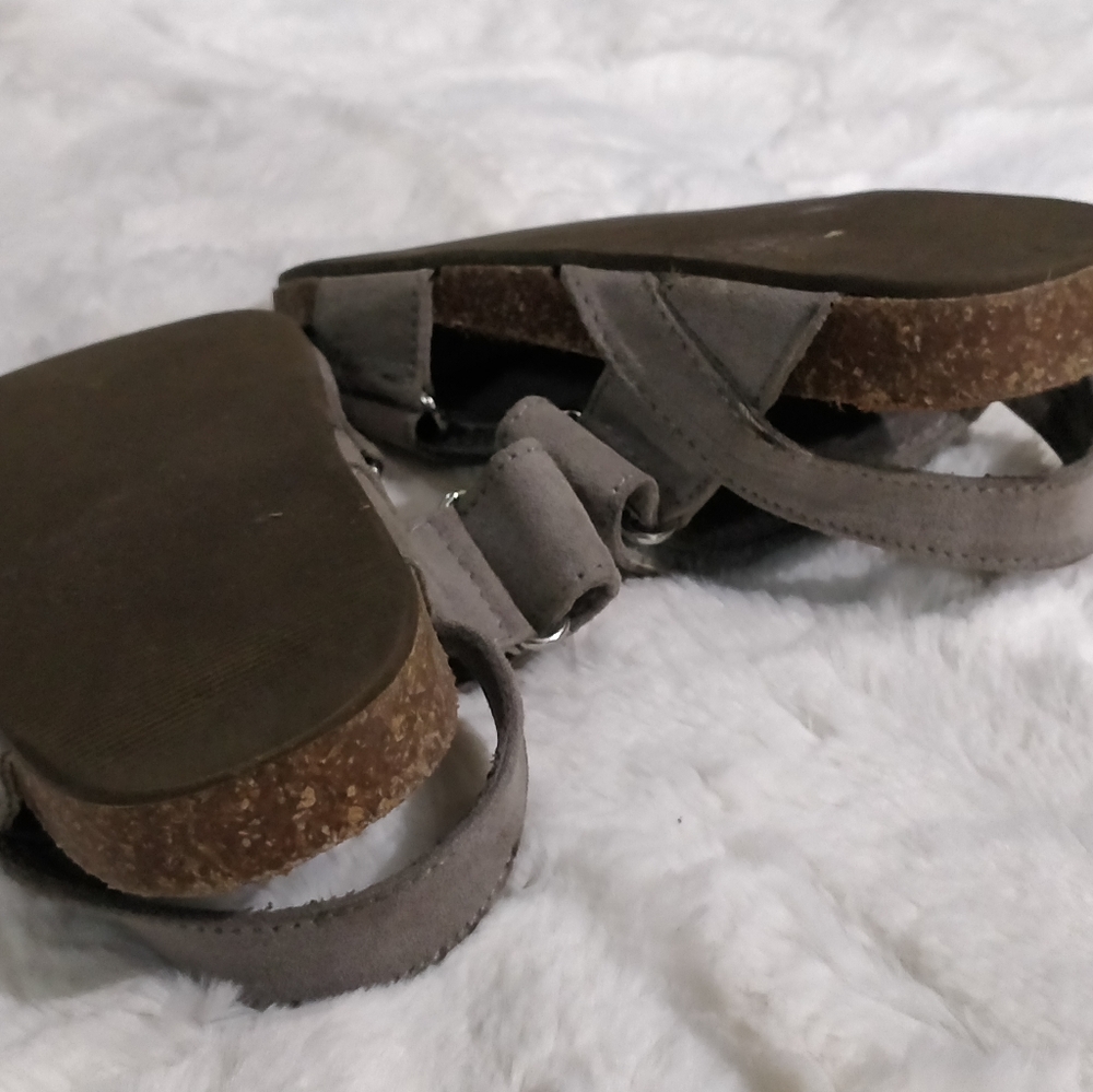 Sandals - Picture 2 of 4